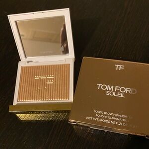 Tom Ford Soleil Glow Highlighter in “Nude Sand” – Brand New in Box